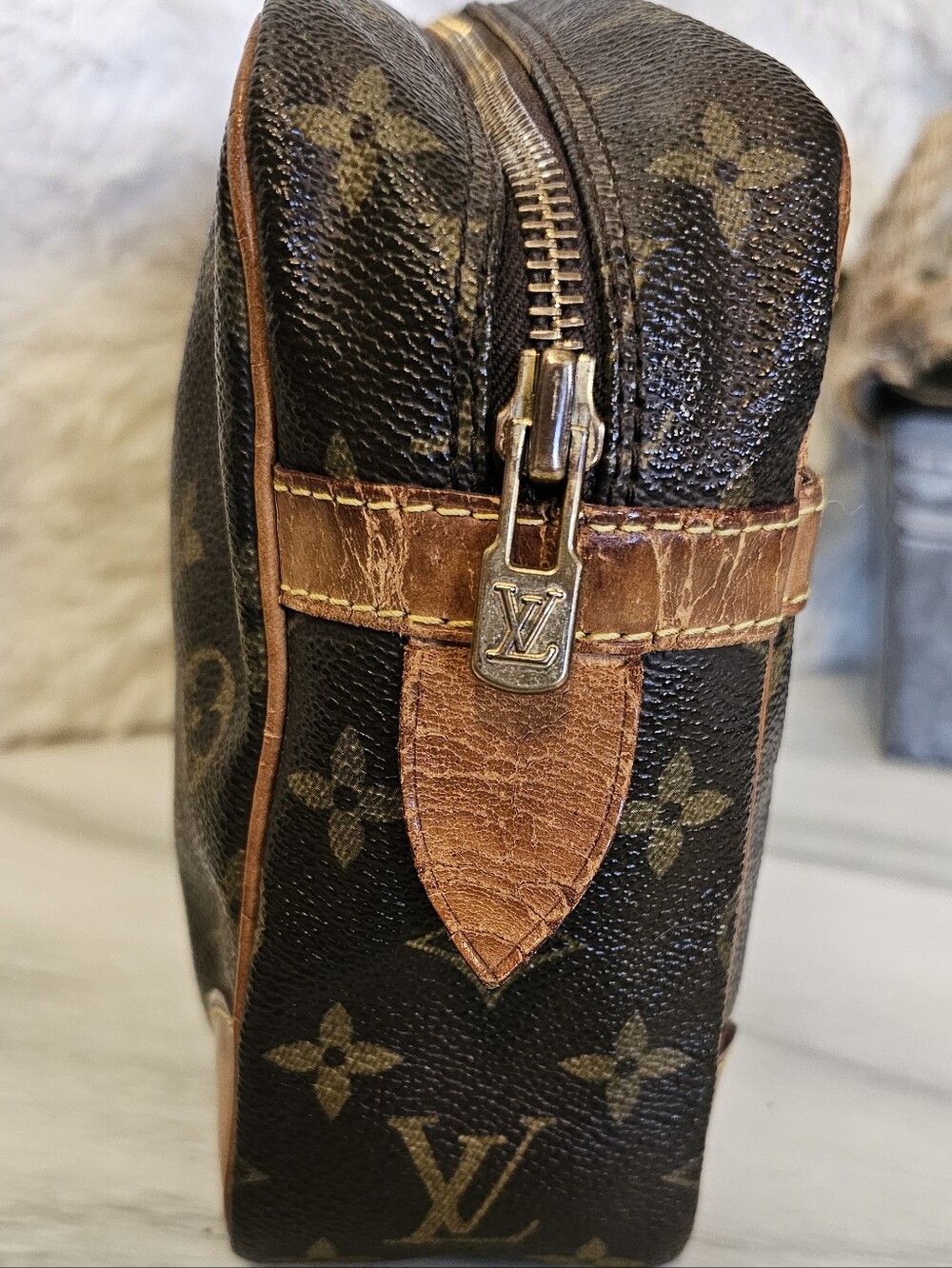 Louis Vuitton Brown Monogram Canvas Womans Clutch /Travel Pouch - Picture 4 of 14